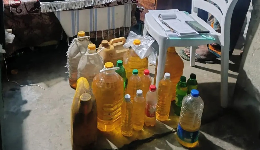 অবৈধভাবে পেট্রোল মজুত করায় ব্যবসায়ীকে এক মাসের কারাদণ্ড