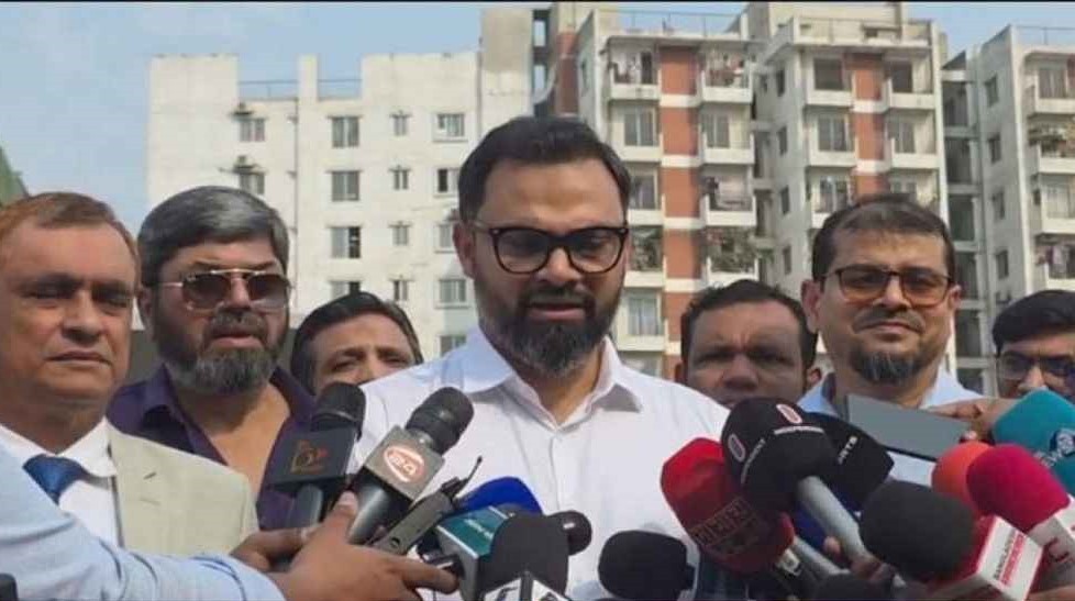 কমলাপুর স্টেডিয়ামে অব্যবস্থাপনায় ক্রীড়া প্রতিমন্ত্রীর ক্ষোভ, দ্রুত সংস্কারের নির্দেশ