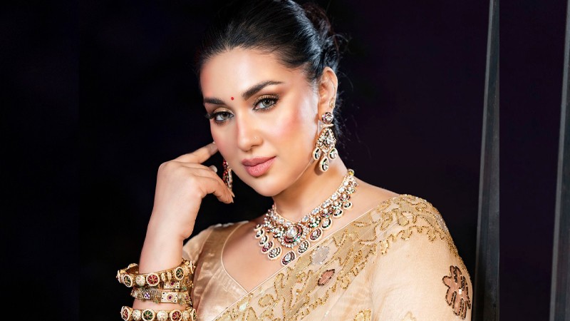 ইন্ডাস্ট্রিকে ‘ডাস্টবিন’ বললেন বগুড়ার নায়িকা অপু বিশ্বাস