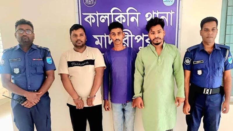 কালকিনিতে ৩০৫ পিস ইয়াবাসহ তিন মাদক ব্যবসায়ী আটক