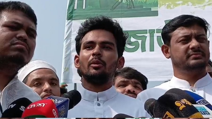 গণরায়কে ভূলুণ্ঠিত করে সরকার সামনে এগোতে চায়: আসিফ মাহমুদ