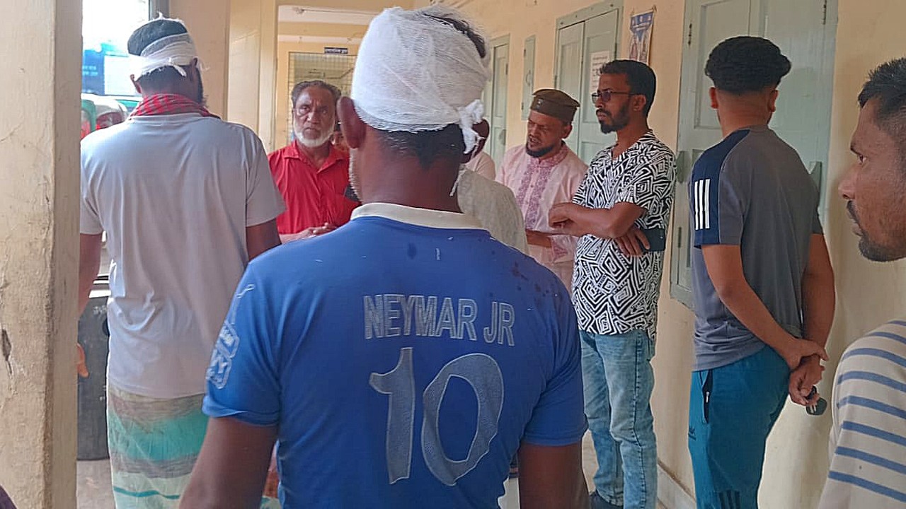 দিরাইয়ে জলমহালের পানি সেচ দেওয়া নিয়ে দুই পক্ষের সংঘর্ষ, আহত ২০