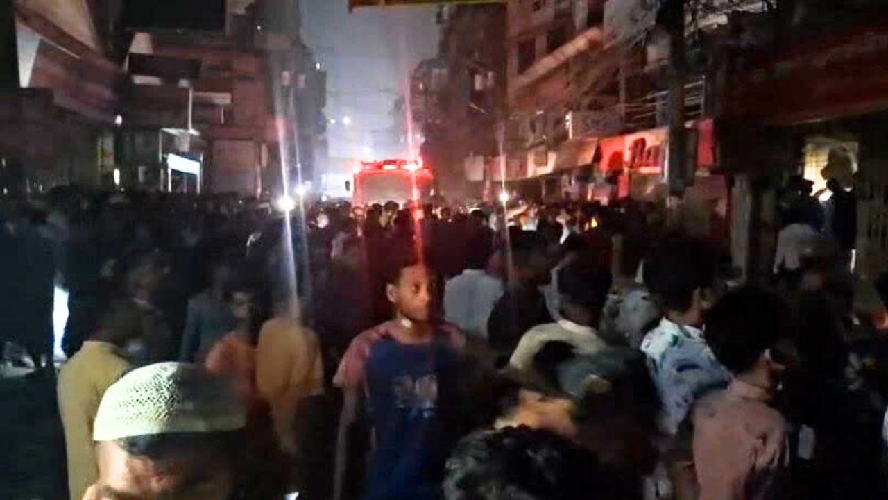 শ্রীপুরে ট্রান্সফরমার বিস্ফোরণ হয়ে ভবনে আগুন, দগ্ধ ৩