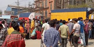 ঢাকা-সিলেট মহাসড়ক অবরোধ করে পোশাকশ্রমিকদের বিক্ষোভ