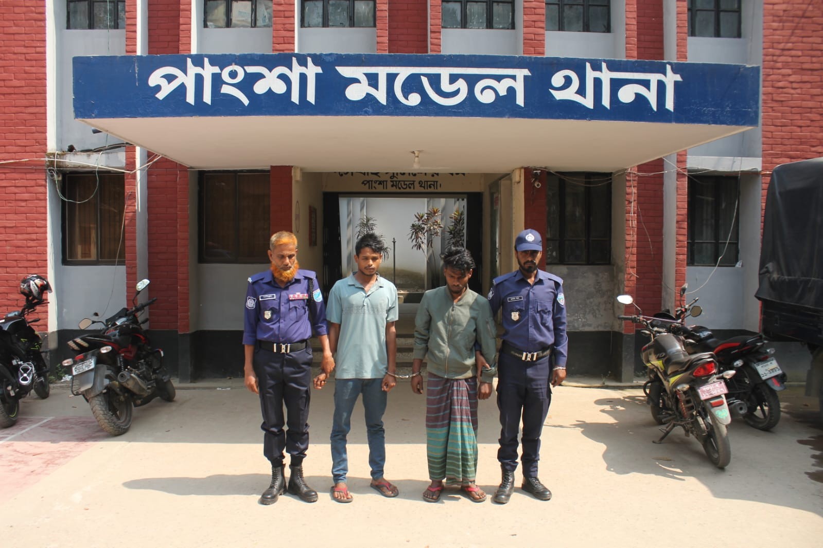 পাংশায় বিয়ের আশ্বাসে ডেকে এনে তরুণীকে সংঘবদ্ধ ধর্ষণ, গ্রেপ্তার ২