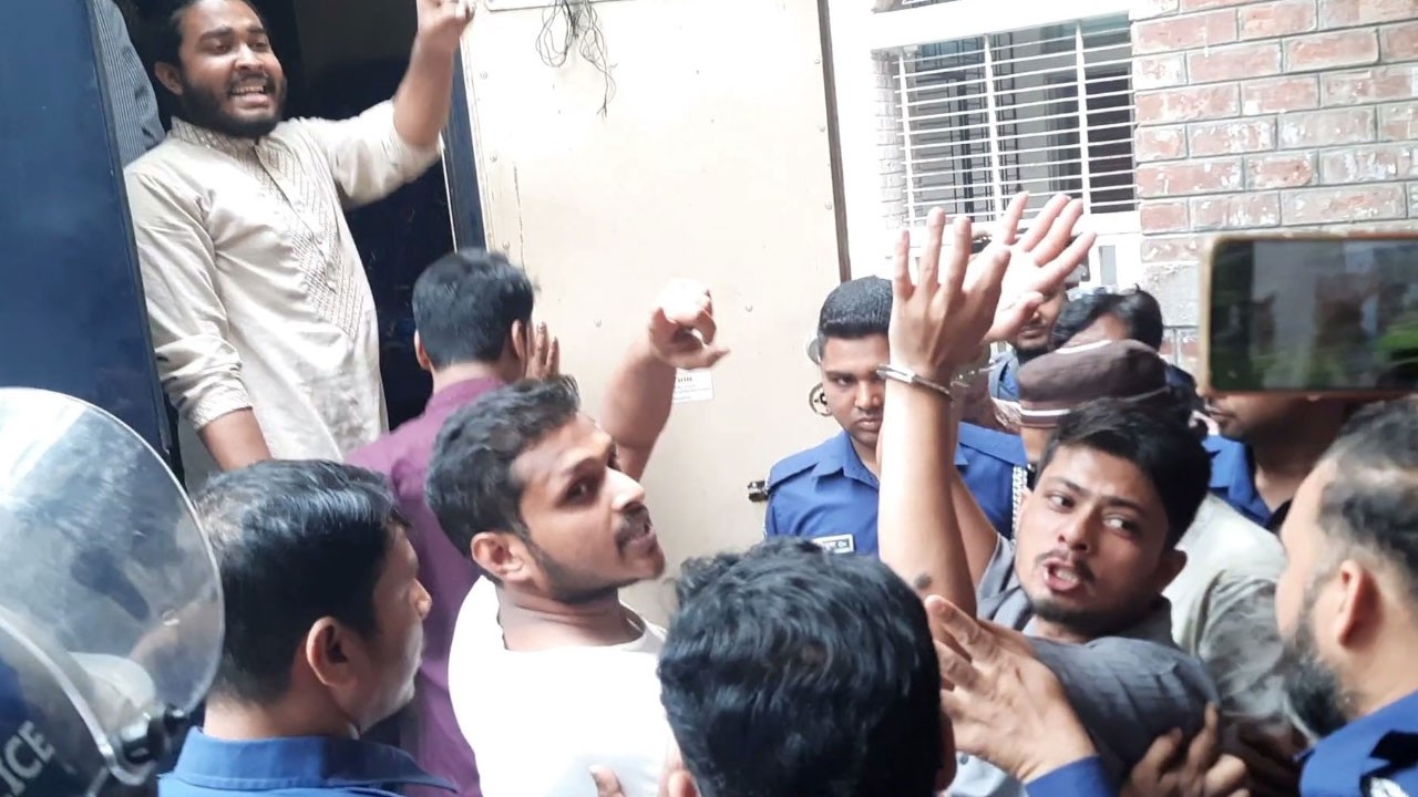 ঝিনাইদহে বৈষম্যবিরোধী ছাত্র আন্দোলনের দুই নেতা রিমান্ডে, ৫ জন কারাগারে