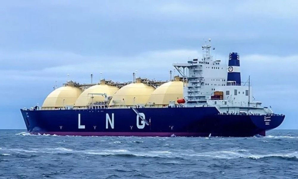 চট্টগ্রাম বন্দরে এলএনজি নিয়ে আসছে আরও ৩ জাহাজ