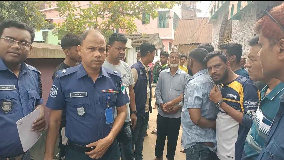 মেহেরপুরের গাংনীতে এসবি পরিবহনের চালককে কুপিয়ে গুরুতর জখম