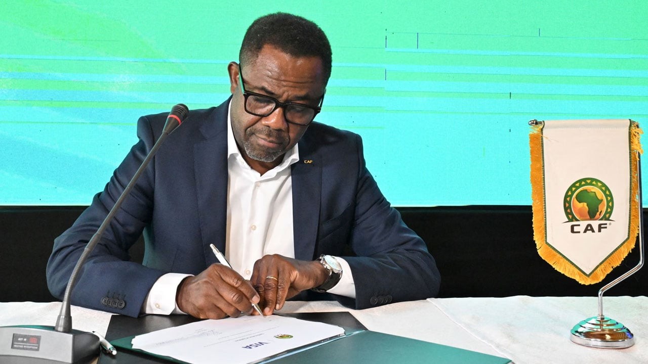 আফ্রিকান ফুটবল কনফেডারেশনের মহাসচিবের পদত্যাগ