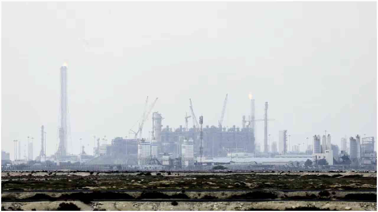 কাতারে গ্যাস স্থাপনায় হামলা, বড় ঝুঁকিতে বাংলাদেশ-ভারত-পাকিস্তান