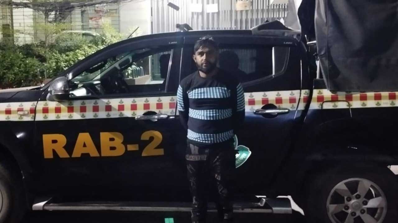 মোহাম্মদপুরে দেশি পিস্তলসহ গ্রেপ্তার দাগি রুবেল