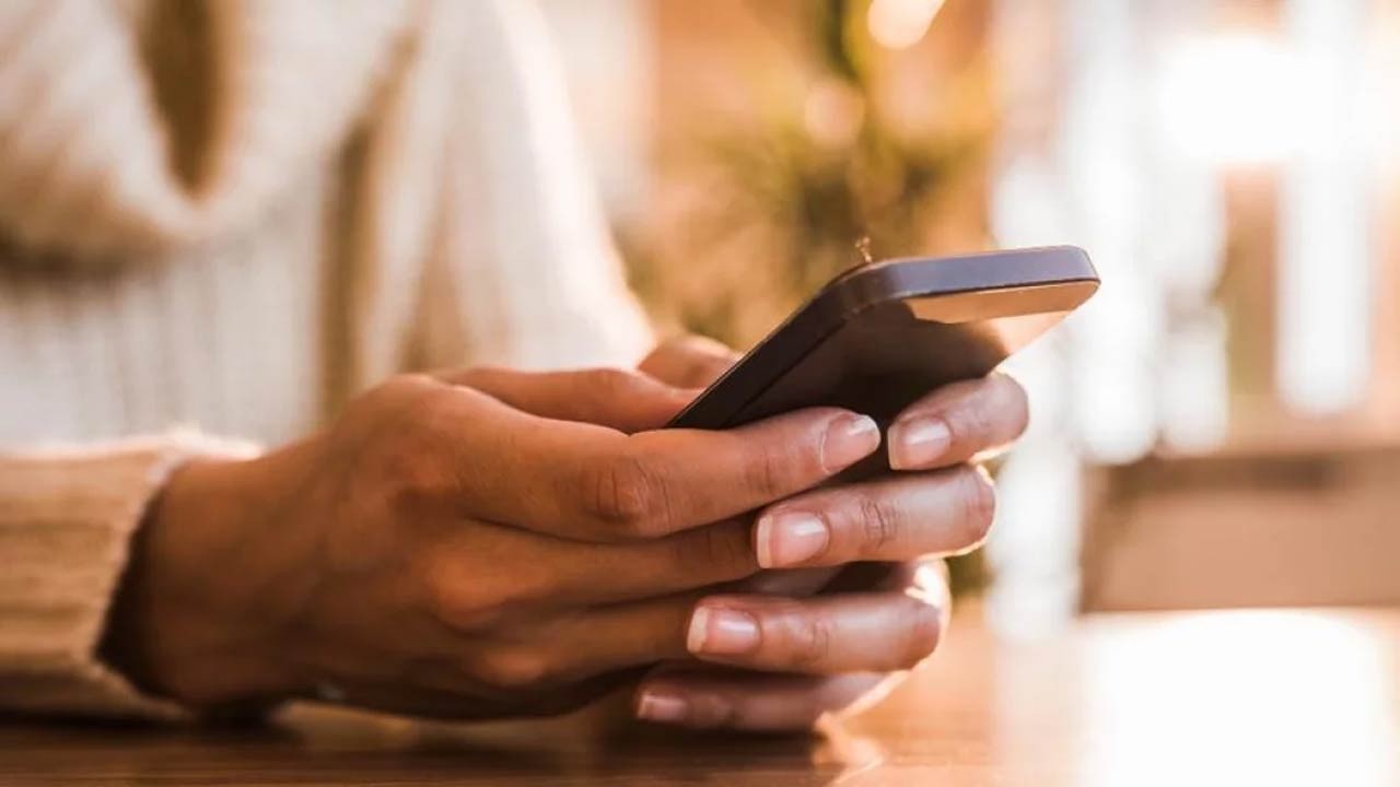 আপনার ফোনের স্বাস্থ্য ঠিক রাখতে যা করবেন, যা করবেন না