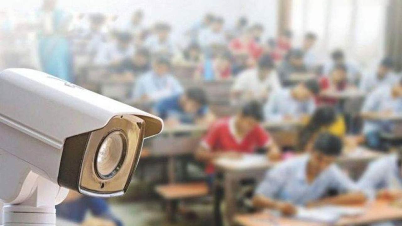 বগুড়ার সোনাতলায় কেন্দ্রে সিসি ক্যামেরা স্থাপন করায় পরীক্ষার্থীদের আচরণে পরিবর্তন