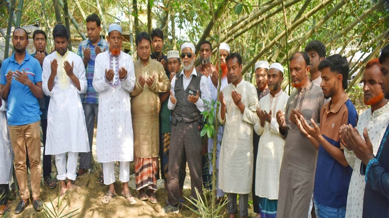 বগুড়ার গাবতলীতে প্রয়াত মহিলাদল নেত্রীর কবর জিয়ার করলেন সাবেক এমপি লালু