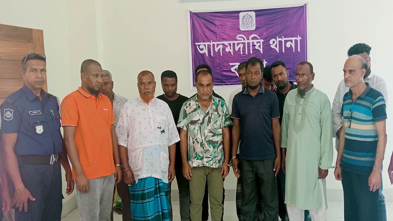 বগুড়ার আদমদীঘিতে ৬ মাইক্রোতে এসে মুরগির সেডে বসে জুয়ার আসর, ১৩ জুয়াড়ি ধরা