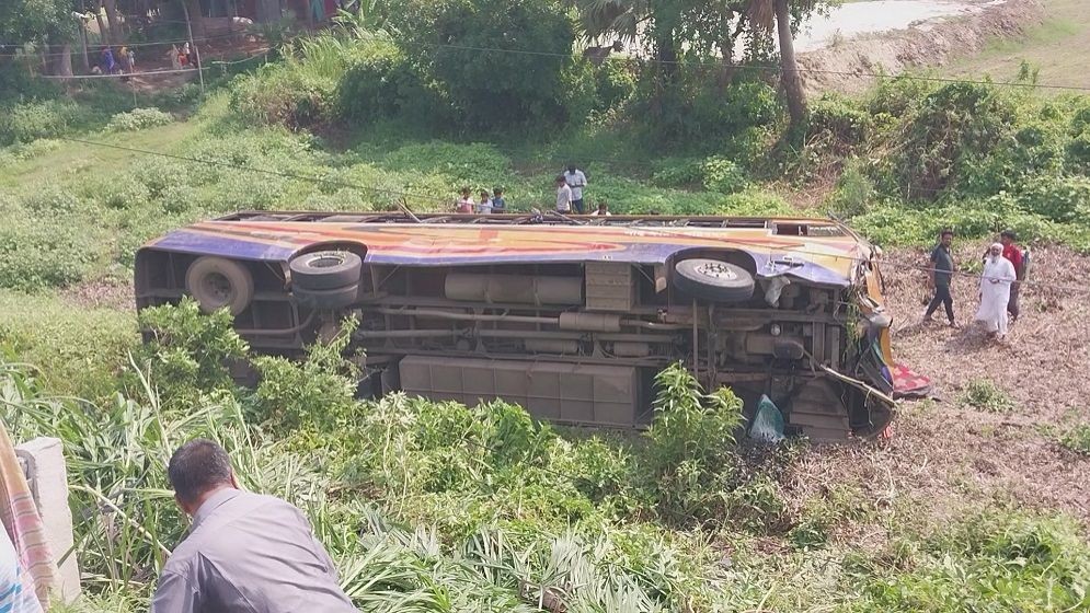 ভাঙ্গায় বাস-পিকআপের মুখোমুখি সংঘর্ষে নিহত ২, আহত ৩৫