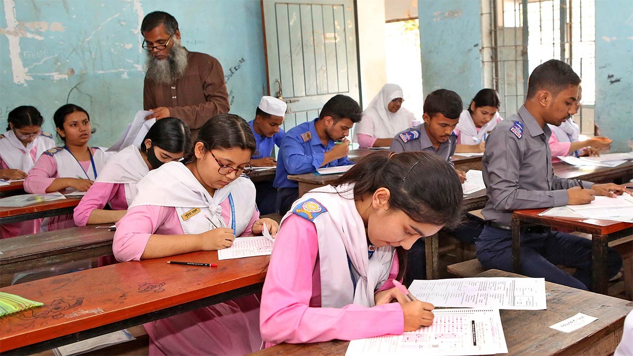 রাজশাহী শিক্ষাবোর্ডে প্রথম দিনে অনুপস্থিত ১৭৫৯ পরীক্ষার্থী