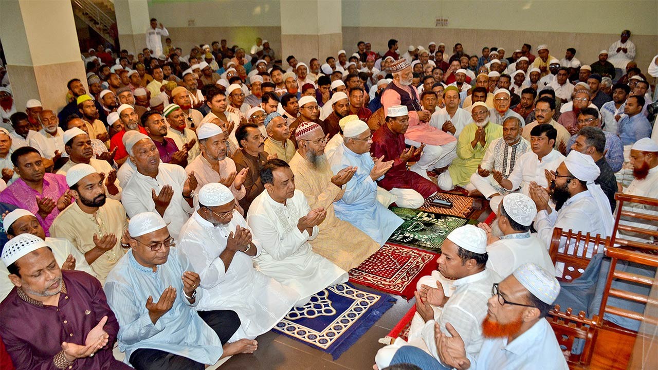 বাদশা এমপি নির্বাচিত হওয়ায় বগুড়া বিএনপির শুকরিয়া দোয়া মাহফিল