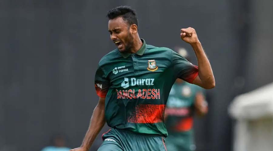 নিউজিল্যান্ডের ওপেনিং জুটি ভাঙ্গলেন শরিফুল