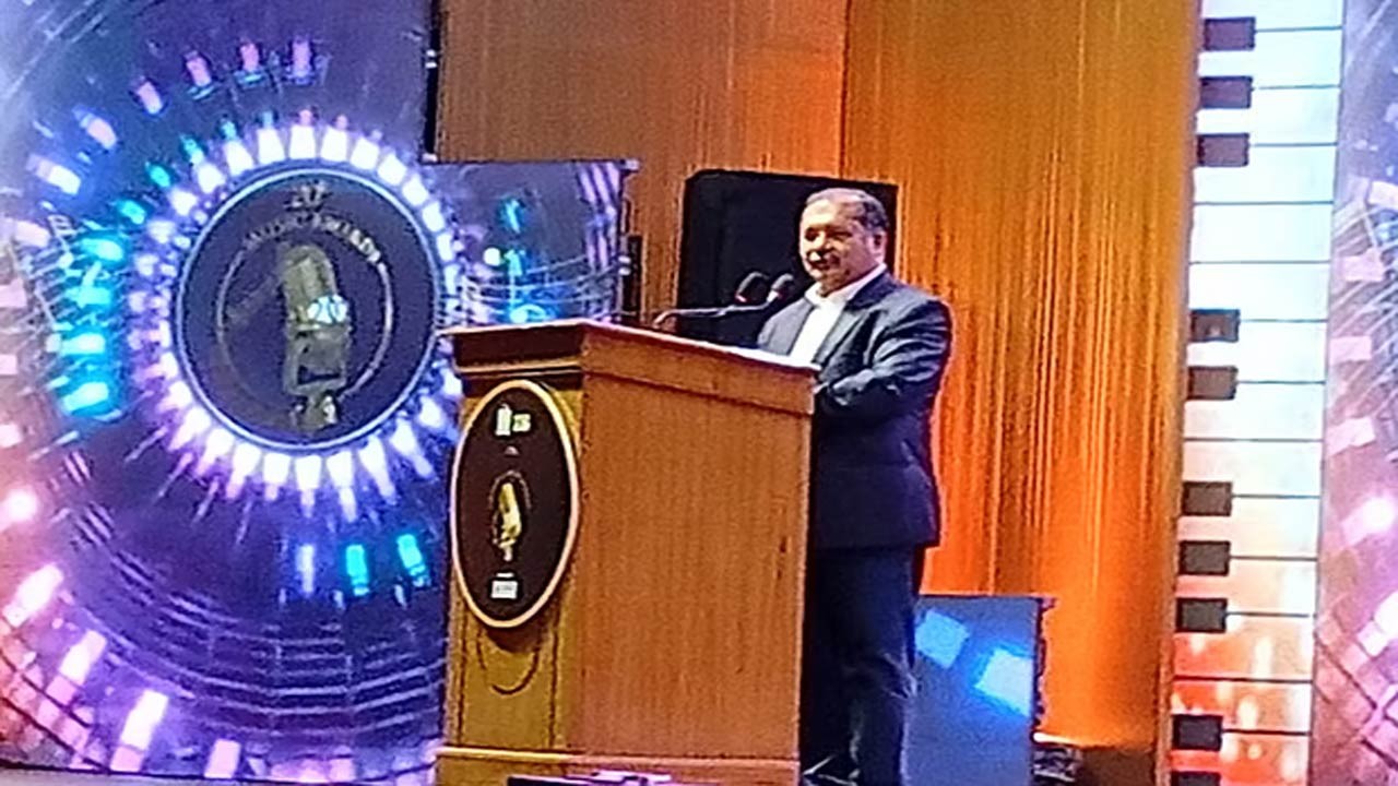 টিএমএসএস চ্যানেল আই মিউজিক অ্যাওয়ার্ডস’ এ ‘প্রথম বাংলাদেশ আমার, শেষ বাংলাদেশ, গানটি গাইলেন তথ্যমন্ত্রী