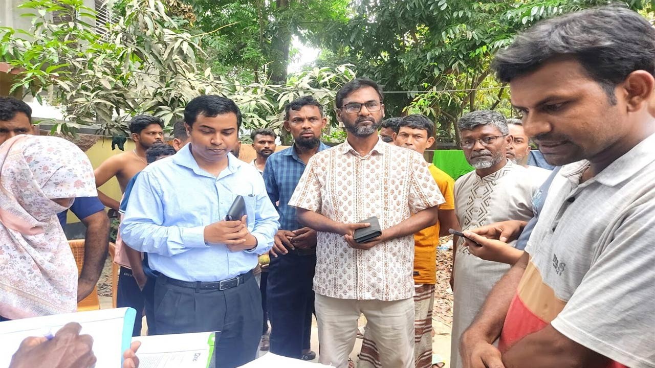 সিরাজগঞ্জে মসজিদে মাইকিং করে রোগী ডেকে এনে অর্থ আদায় স্বাস্থ্যসেবীর জরিমানা