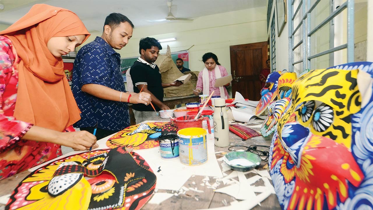 বগুড়া আর্ট কলেজ ও সাংস্কৃতিক অঙ্গনগুলোতে চলছে বৈশাখের আয়োজন