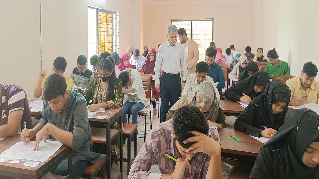 রবীন্দ্র বিশ্ববিদ্যালয়ে গুচ্ছের'এ-ইউনিটের ভর্তি পরীক্ষা অনুষ্ঠিত
