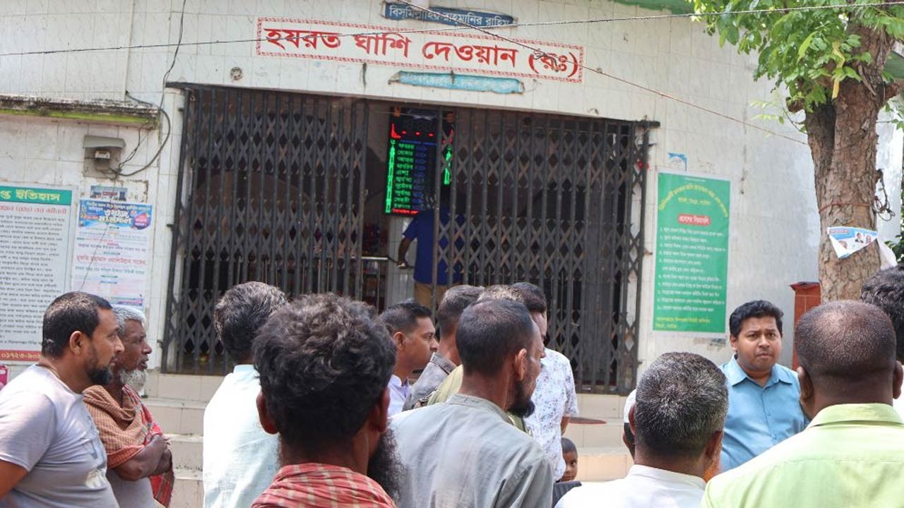 নাটোরের সিংড়ায় তিশিঘালী মাজারে চুরি