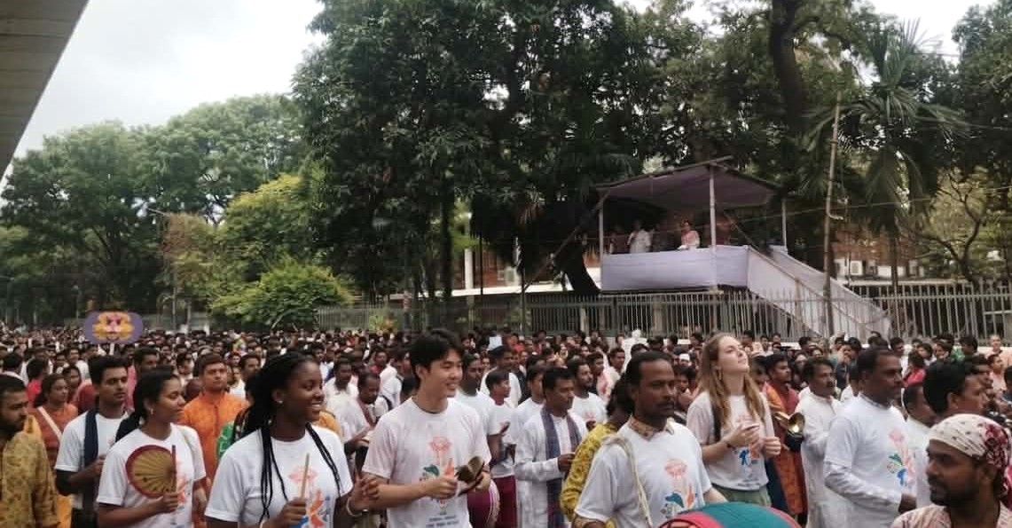 বৈশাখের আনন্দে মেতে উঠেছে ঢাকা বিশ্ববিদ্যালয়ের বিদেশী শিক্ষার্থীরা