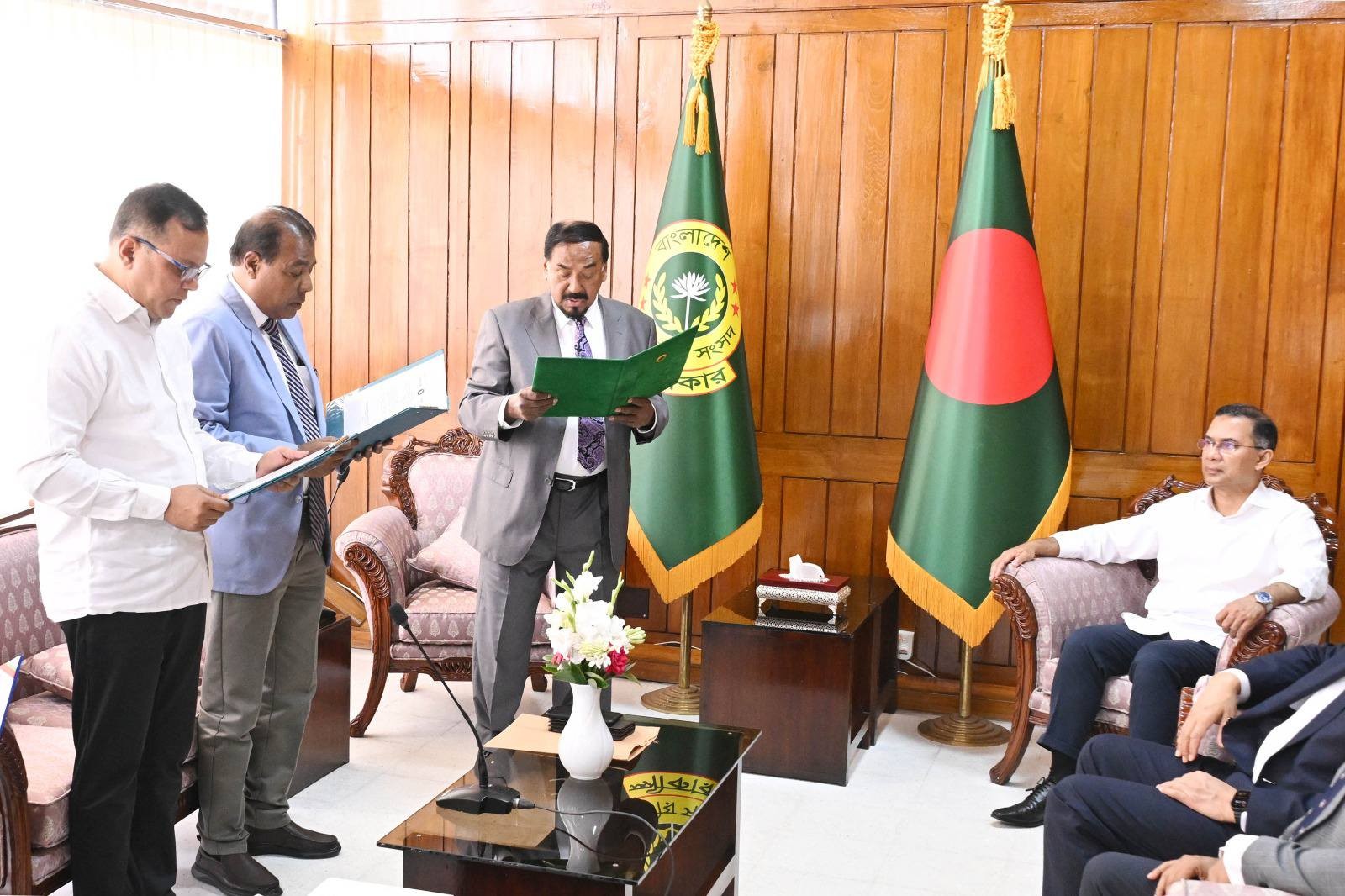 এমপি হিসেবে শপথ নিলেন বগুড়ার বাদশা ও শেরপুরের রুবেল