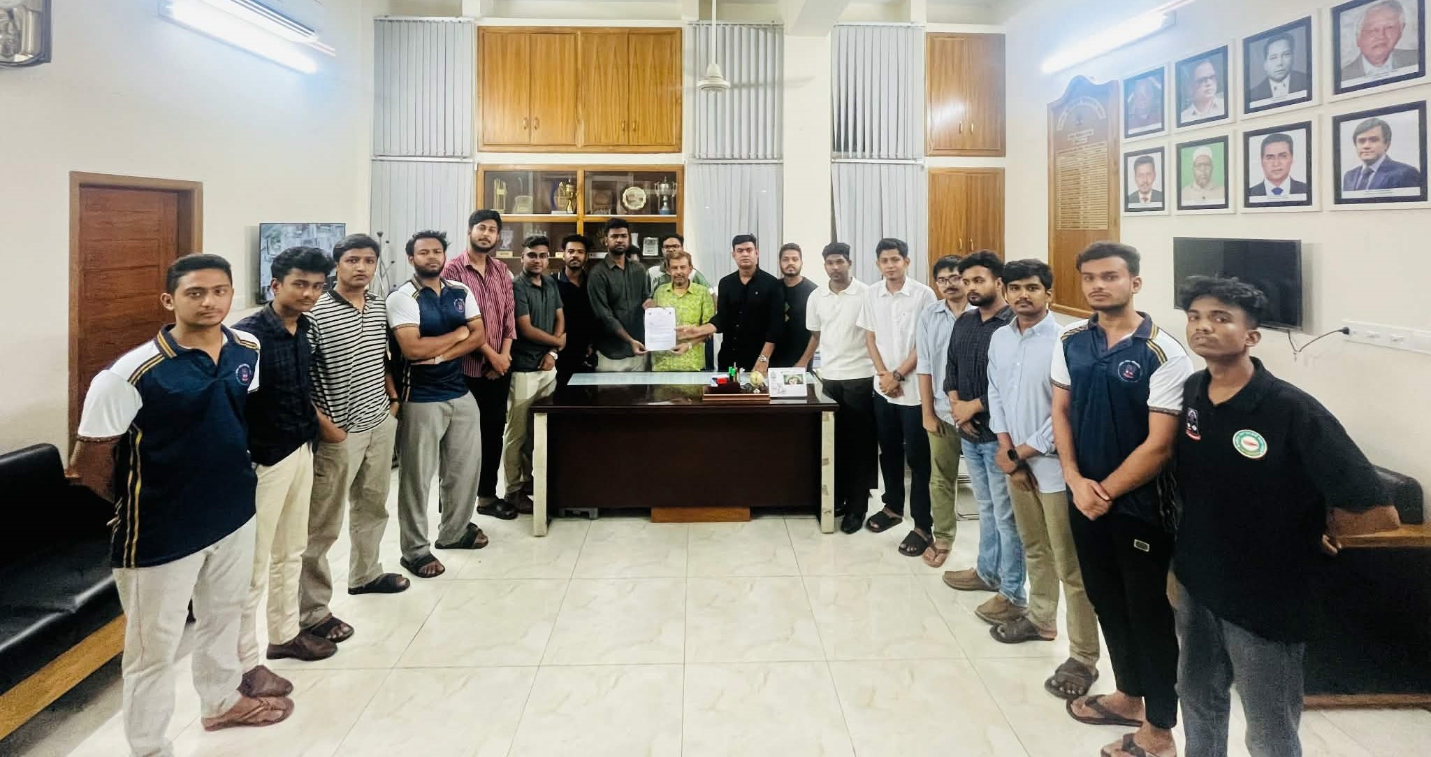 হল প্রশাসনের কাছে শিক্ষার্থীদের পক্ষে ৮ দফা দাবি জানালো শেখ মুজিবুর রহমান হল ছাত্রদল