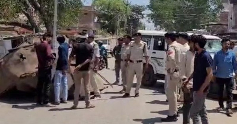 দলিত ও উচ্চবর্ণের হিন্দুদের তুমুল সংঘর্ষে উত্তপ্ত মধ্যপ্রদেশ: থানায় হামলা-ভাঙচুর