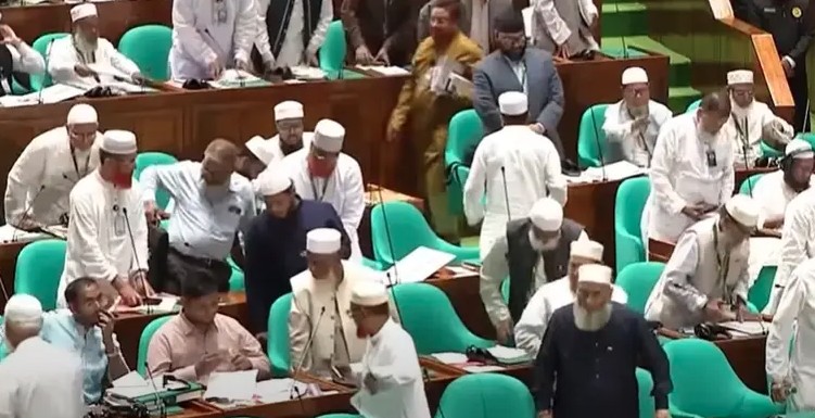 জাতীয় সংসদ থেকে ওয়াকআউট করেছে বিরোধীদল