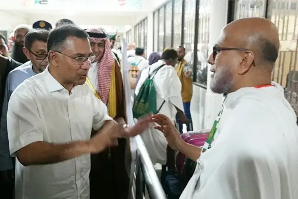 হজযাত্রীদের কাছে দেশ ও জাতির জন্য দোয়া চাইলেন প্রধানমন্ত্রী তারেক রহমান