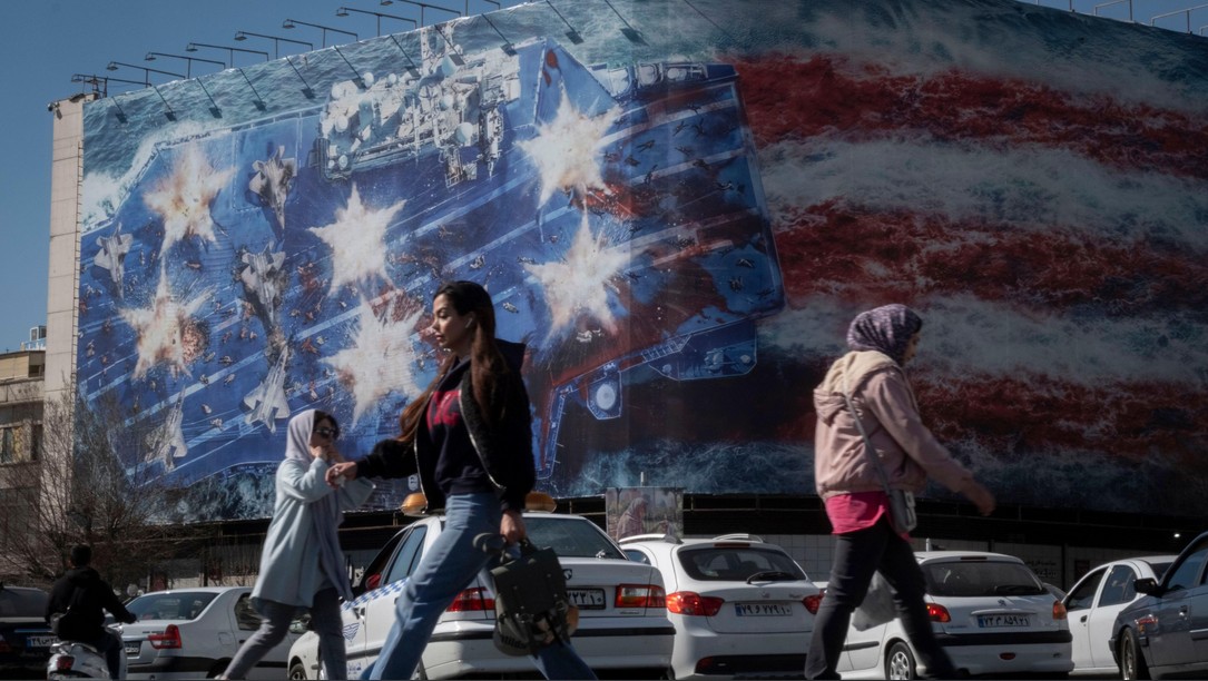 বড় হামলার শঙ্কায় মার্কিনিদের দ্রুত ইরাক ছাড়ার নির্দেশ