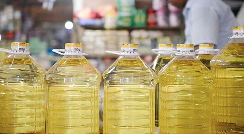 বগুড়ার বাজারেও সয়াবিন তেলের সরবরাহ সংকট 