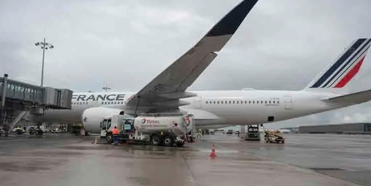 জেট ফুয়েল সরবরাহ রেকর্ড পরিমাণ কমেছে