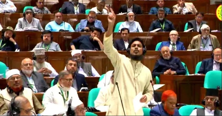 সংসদে বিরোধীদের আপত্তি সত্ত্বেও সুপ্রিম কোর্ট অধ্যাদেশ রহিত