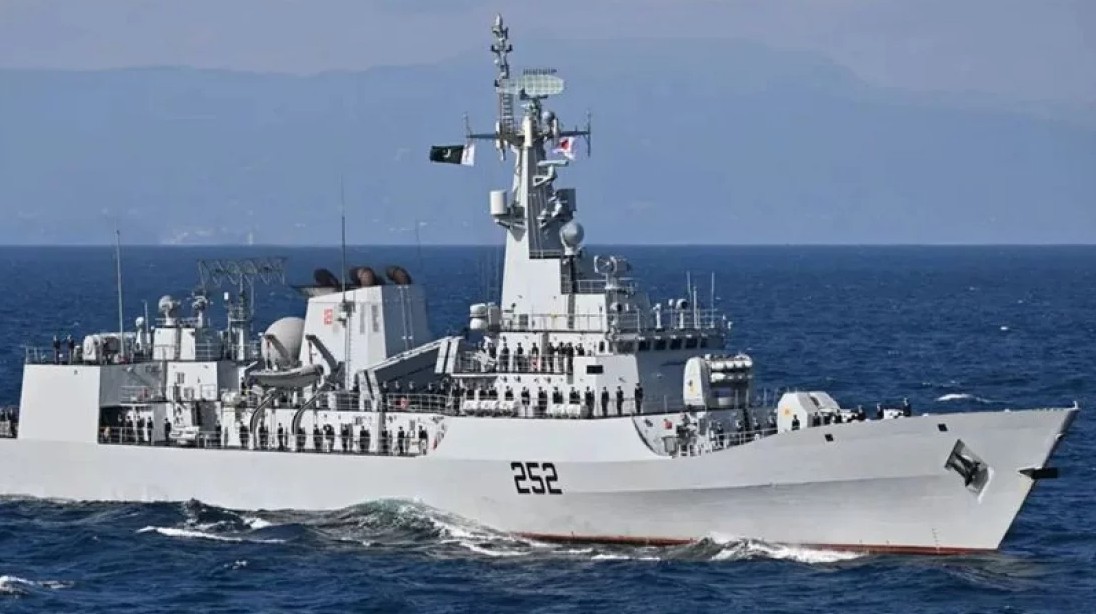 আরব সাগরে জাহাজ থেকে বাংলাদেশিসহ ১৮ নাবিক উদ্ধার