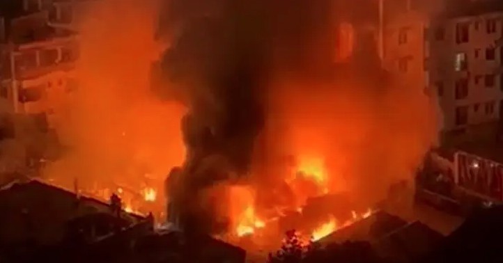 তুরাগে বস্তিতে আগুন, নিয়ন্ত্রণে ৫ ইউনিট