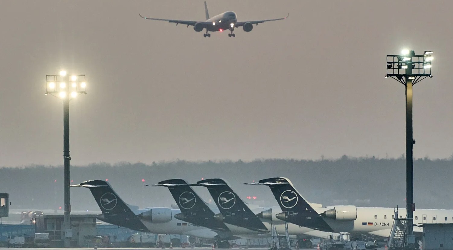 জেট জ্বালানিসংকটের মুখে এশিয়া, বাড়তে পারে বিমান ভাড়া: ওয়ালশ