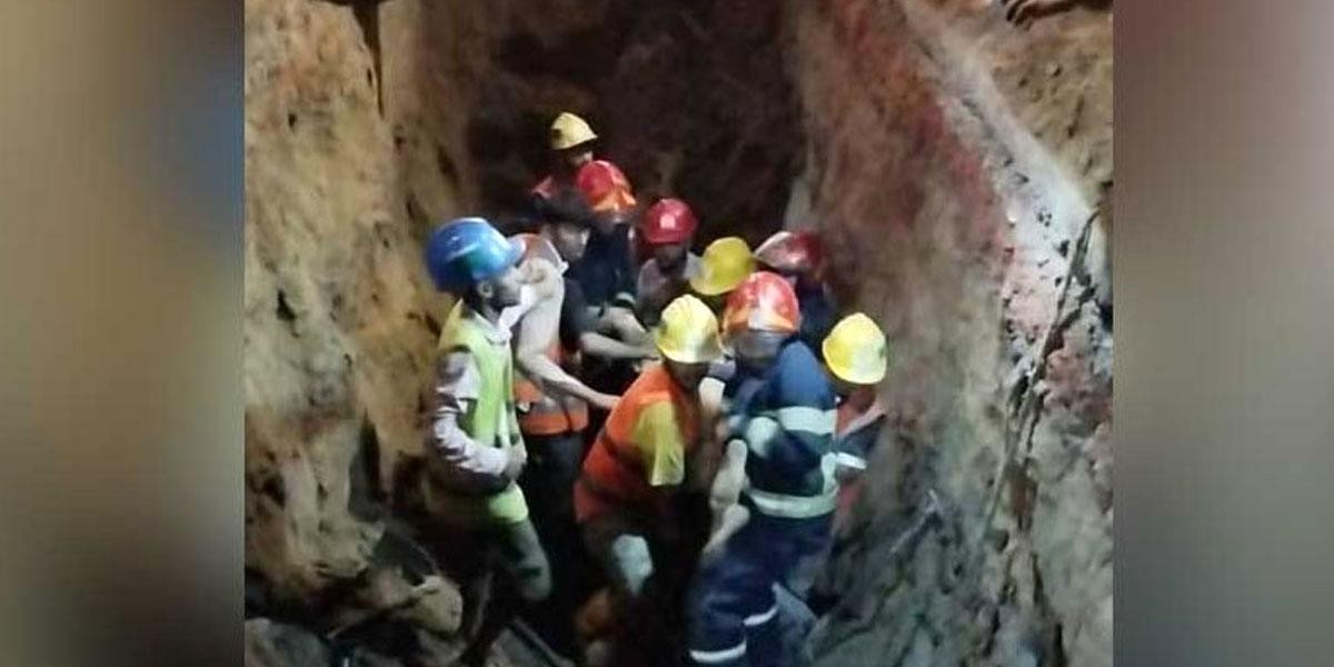 চট্টগ্রামে খনন করতে গিয়ে মাটিচাপায় ২ শ্রমিক নিহত