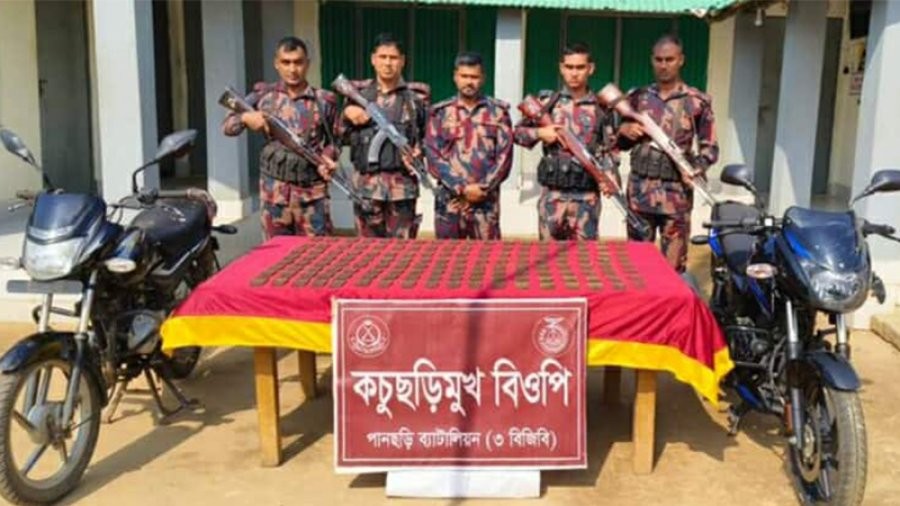 পানছড়িতে বিজিবির অভিযানে ১৪০০ রাউন্ড গোলাবারুদ জব্দ