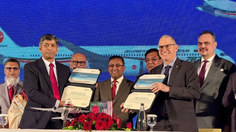 নতুন ১৪ উড়োজাহাজ কিনতে বোয়িংয়ের সঙ্গে বিমানের চুক্তি সই