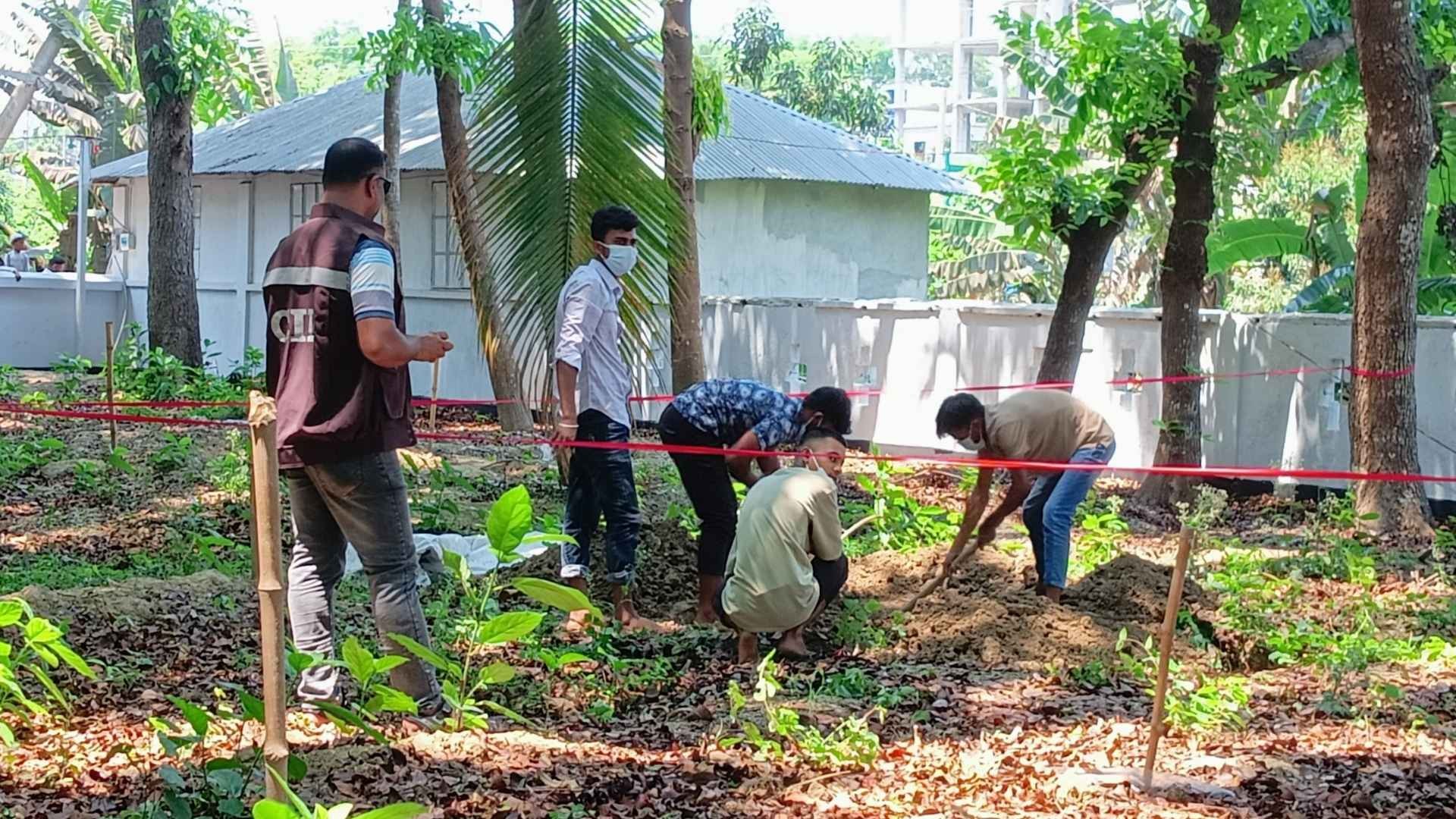 লোহাগড়ায় দাফনের ৭ মাস পর পার্ক ব্যবস্থাপকের মরদেহ উত্তোলন