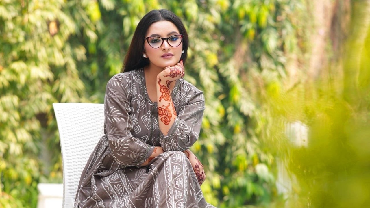 নীতিবাক‍্য ঝাড়ার সময় খেয়াল রাখুন : পরীমণি