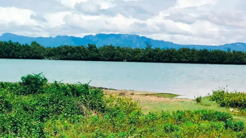 নাফ নদী থেকে ৭ জেলেকে তুলে নিল আরাকান আর্মি