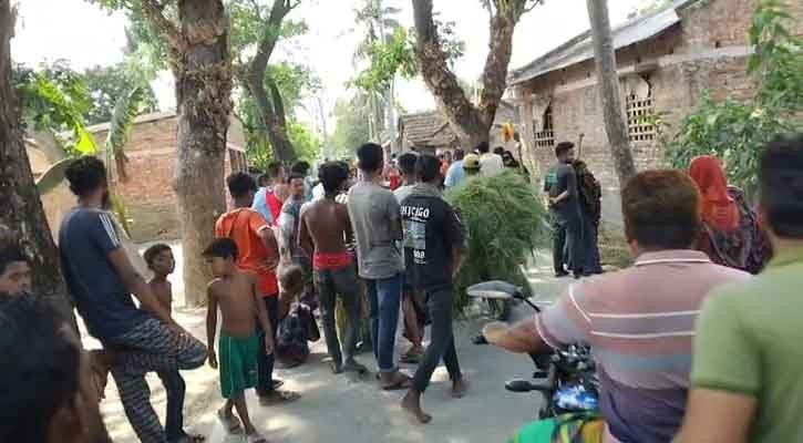 মাটিবাহী ট্রলির ধাক্কায় প্রাণ গেলো তিন বছরের শিশুর