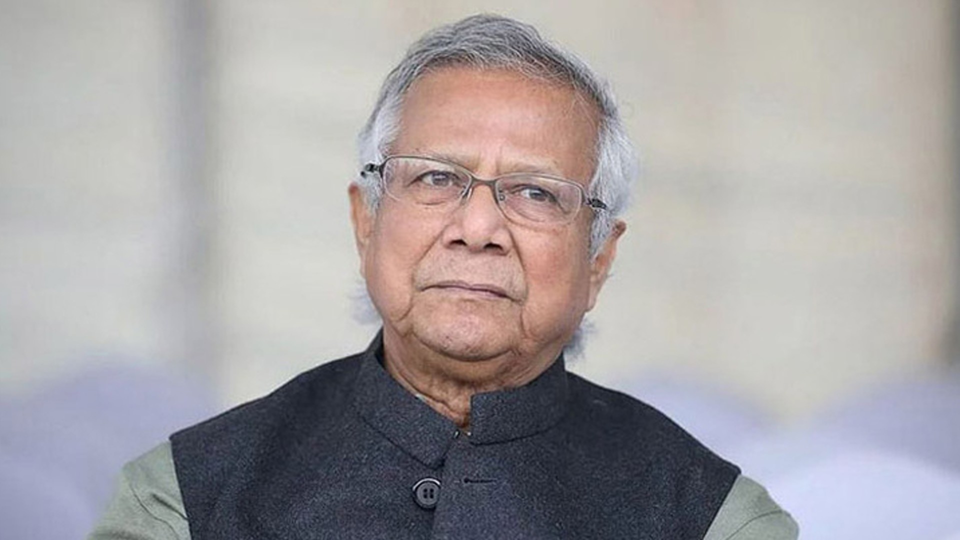 মে দিবসে শ্রমজীবী মানুষের প্রতি ড. ইউনূসের শ্রদ্ধা