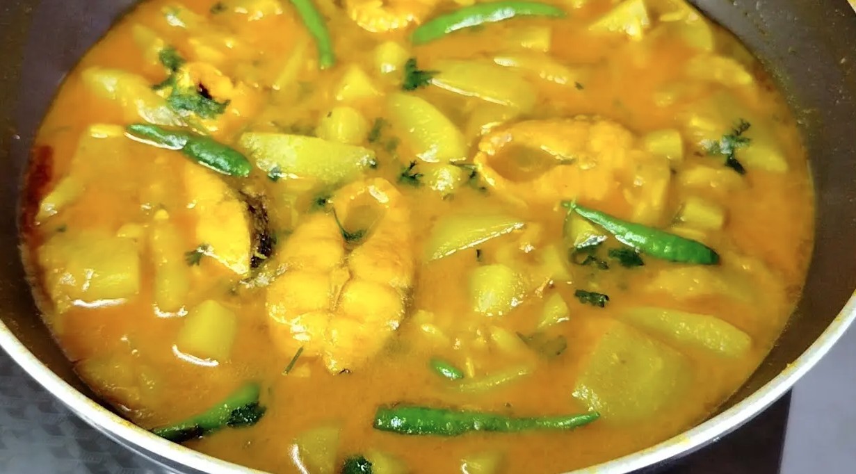 গরমে স্বস্তি দেবে লাউ কাতলার পাতলা ঝোল